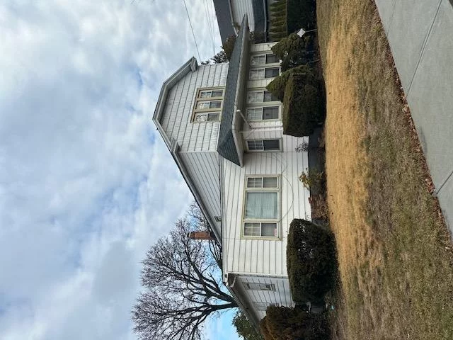 This is a beautiful House with a mother-daughter setup with great layout and huge potential, two separate driveways and huge lot (7, 000s/f). Selling AS IS condition. By the Hendrickson Park in Cul-De-Sac.