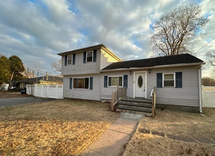 Exp Ranch Style Home. This Home Features 3 Bedrooms, 2 Full Baths, Formal Dining Room, & Eat In Kitchen . Centrally Located To All. Don&rsquo;t Miss This Opportunity!