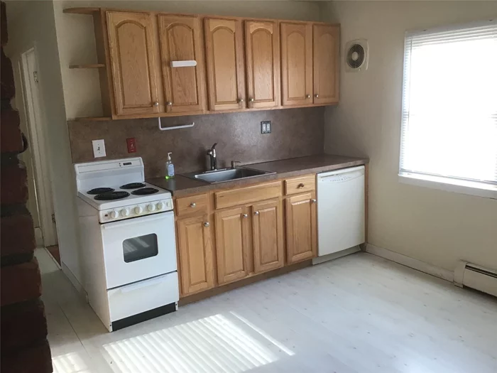 Come See this Whole House Rental- 4 Bedrooms, 2 Baths, Country EIK,  Living, Lots of Storage Space. Fresh Paint, Tile Floors, East Meadow School District! Come See, Won&rsquo;t Last!,  Appearance:Excellent, Lease Term:12 Months, Flexible, year rent:3500