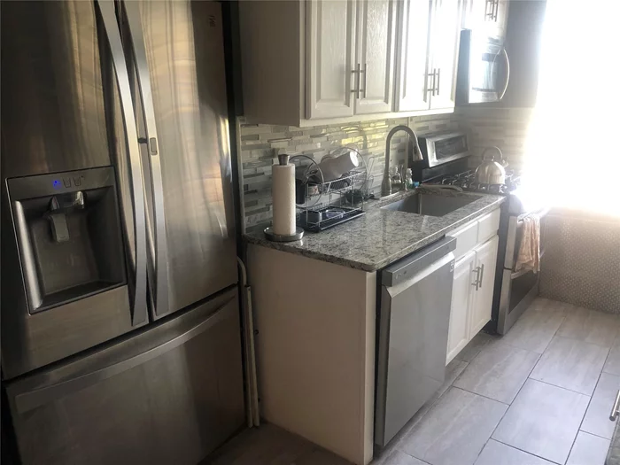 Must see this full sized 2 bedroom apartment in Move-in-Condition centrally located walking distance to the cross county mall, Metro-North train station, Sarah Lawrence College, downtown Bronxville. This light filled large 1.5 bathroom unit is a commuters dream. Located minutes from Major highway and walking to the Fleetwood Metro Train Station. Cross County highway is extremely close as well as 3 other expressways. Onsite Laundry and Superintendent. This is a large tastefully renovated updated space features hardwood floors, 8 closets, a dining area off the kitchen with stainless steel appliances, granite countertops, space for breakfast room table in the kitchen as well. Possibly add your furry friends to make this comfortable unit your own.