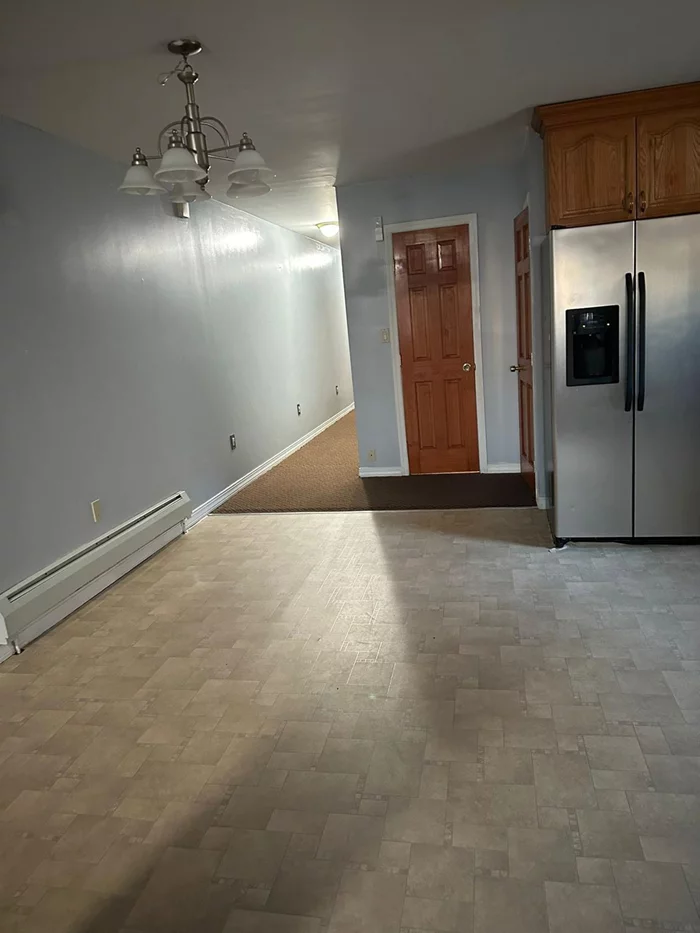 Beautiful renovated rental located on the second floor with a nice sized kitchen, large living room, and very nice sized bedrooms. Close to public transportation and shopping.