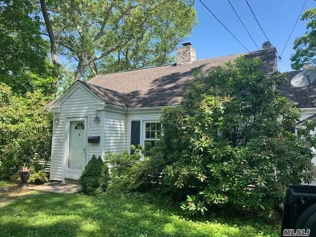 Charming Port Jefferson Home, Spacious Bedrooms, Large Kitchen / W/D Outside Patio Area, Den and Living Room, Great Location Close to Stony Brook University, St. Charles Hospital and Northwell Hospital ( Mather ) Minutes to LIRR as well as FerryDen can be used as a third Bedroom-