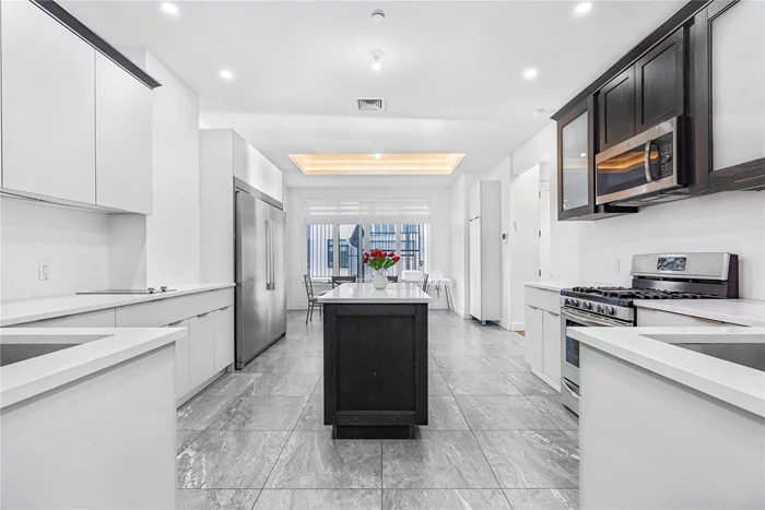 58 Gerry St is a modern condo in the heart of Brooklyn, NY. The property is situated in a lively area with convenient access to cafes, boutiques, and public transportation, making it a perfect urban living choice.