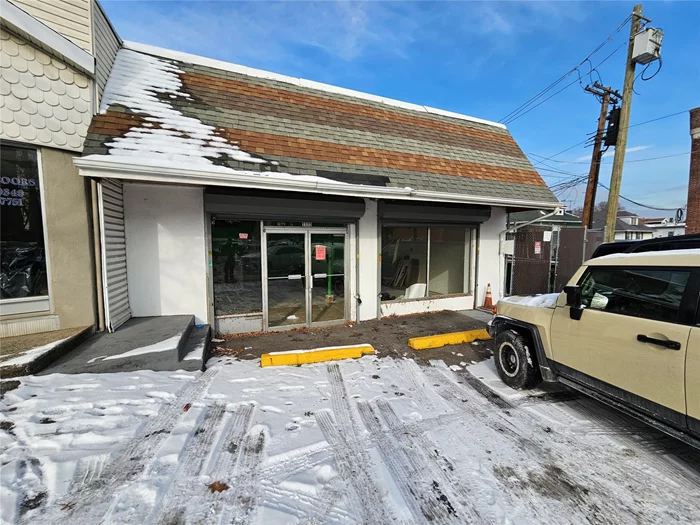 Introducing a Prime Commercial Space at 1173 Yonkers Avenue, Yonkers, NY 10704This corner space offers a unique opportunity for businesses seeking high visibility and excellent customer access. Located on a bustling thoroughfare, this property benefits from: * High Visibility: Prime corner location ensures maximum exposure to passing traffic and pedestrians. * Excellent Foot Traffic: Situated in an area with strong foot traffic, attracting potential customers to your doorstep. * Convenient Parking: On-site parking provides easy access and convenience for your customers. * Expansion Potential: Additional space is available for lease, allowing you to expand your business as needed. * Thriving Retail Environment: Located amidst a variety of well-known retailers, attracting a diverse customer base.This property is ideal for a wide range of businesses, including: * Retail Stores: Showcase your products in a highly visible location. * Restaurants/Fast food: Establish a vibrant dining destination with convenient parking. * Service Businesses: Offer easy access and ample space for your customers.Don&rsquo;t miss this opportunity to secure a prime commercial space in a thriving location!Contact us today to schedule a viewing.