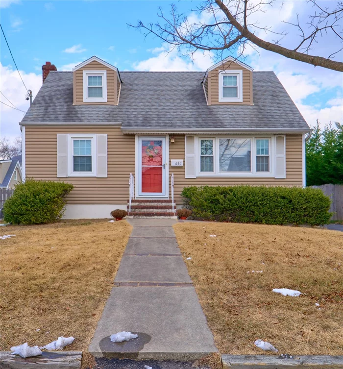 Welcome to your dream home with endless possibilities! This meticulously maintained 4 bed, 2 bath residence is a true gem, featuring a full basement and abundance of natural light that fills every corner! Step inside to beautiful hardwood floors as well as generously sized rooms throughout. Step outside to a flat back yard with plenty of room to entertain or just relax. Located in a neighborhood that is close to parks, beaches, shopping and schools. Your opportunity awaits to own this stunning property!