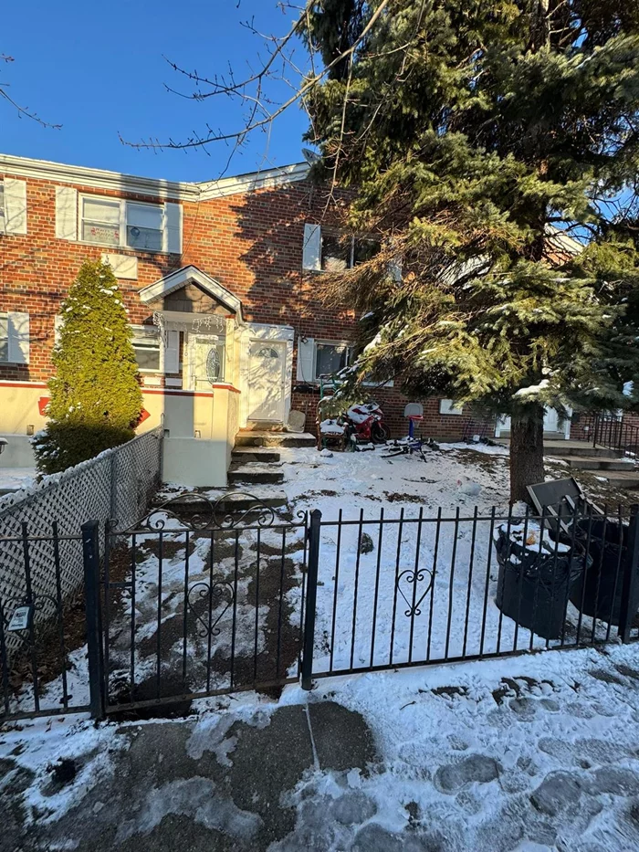 NEW TO MARKET! **FULLY ELECTRIC**4 APARTMENTS & 2 Garages - in sought-after part of the Bronx- Throggs Neck. Each tenant pays for their utilities, building fully rented.This income-generating gem offers an ideal investment opportunity for savvy investors looking to capitalize on the area&rsquo;s growing demand. Situated in a vibrant, up-and-coming neighborhood, the property is surrounded by an abundance of amenities, including parks, schools, and public transportation options, making it a prime choice for tenants.Each unit in the building provides spacious living, with potential for rental appreciation due to the neighborhoodâ€™s increasing popularity and continued development. The location offers easy access to major highways and is just a short commute to Manhattan, which enhances its appeal to a wide range of potential tenants, from working professionals to families seeking convenience and affordable living options.