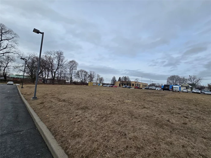 Commercial Land. On main road close to restaurants, Donkin Donuts, doctors&rsquo; office, ALL MAJOR HIGHWAYS, transportation and all stores. Sewer and water, this is a bigger lot .