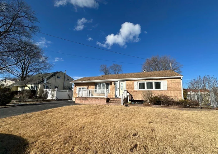 Ranch Style Home. This Home Features 3 Bedrooms and a Full Bath. Centrally Located To All. Don&rsquo;t Miss This Opportunity!