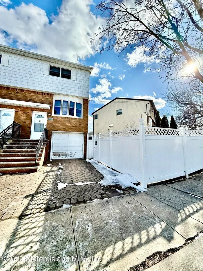 Oversized semi in the heart of Annadale15.5 x 38.58 sits on a lot 45X95 built in garage, 3 bedrooms 3 baths, walkout basement, close to shopping, major highways and transportation. As per seller house size should be 1420 sq ft