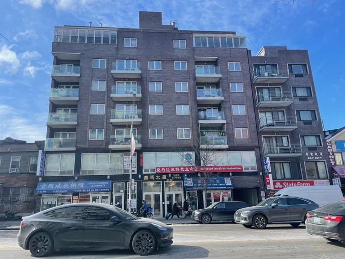 Downtown Flushing , NY , Class A Mixed Use Building ! Medical Office For Lease ! With Built-In Restroom, Six Exam Rooms And Doctor&rsquo;s Office ! Large Reception Room And Large Waiting Area !! Huge Private Balcony , Additional Benefit Only For This Unit To Use ! Near #7 Subway Train, LIRR, Many Regular Buses Lines, Express Buses And Commuters&rsquo; Mini Buses To Chinatown & Brooklyn . Close To All The Major Highways !Surrounded By Banks , Restaurants , Supermarkets , Stores , Shopping Center & Residential Condos !!!The Best Opportunity For All Doctors, Schools , Non- Profit organizations !