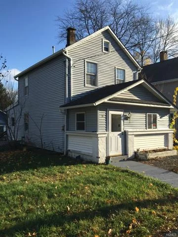 LOCATION LOCATION! This lovely 2 story homes has 3 bedrooms 1/2 baths , Renovated full bath, New hardwood floors, central air and carpet. Full eat in kitchen. Basement with washer and dryer . Woodbury rec included!! Commuters dream! Close to train and major highways and schools! Available immediately !