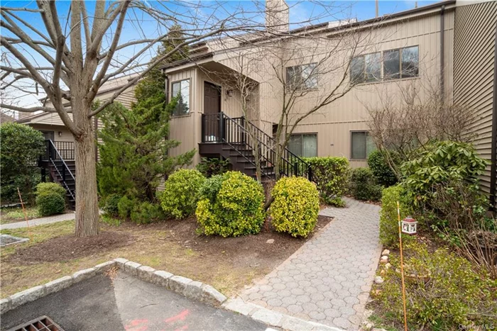 Commuters delight!! Gorgeous legal 1 bedroom duplex, (which lives like a 2 bedroom) in sought after Ossining&rsquo;s Hudson View complex. Walking distance from the Metro North, and conveniently located to shopping and highways. Spacious and light filled with a layout made for entertaining and style. Duplex offering a private retreat, while still providing the convenience of condo living. Meticulously maintained, all you need to do is unpack and start enjoying the lifestyle that Hudson View offers. Enjoy the pool on hot summer days or work up a sweat in the fitness center and tennis courts. Truly something for everyone, can be found in this suburban oasis, with the convenience of city living. Taxes do not include star rebate of $2144.00