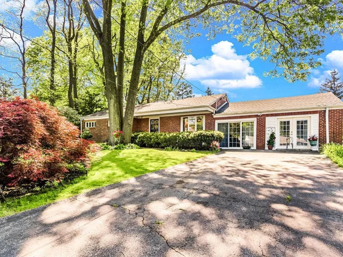 Beautiful Ranch home in the heart of Colonial Heights area which sits on almost a quarter of an acre on a quiet Cul de sac. This cozy home features 3 bedrooms and 2 full bathrooms on the main level along with an ample sun-drenched living room with a functional fireplace. Backyard space ample enough for BBQ and entertaining guest. Close to restaurants, shops, and transportation. 5 minute drive to Tuckahoe Metro North Train Station. Virtual SEE OUR VIRTUAL TOUR LINK ON LISTING TO VIRTUALLY WALK THROUGH ENTIRE HOME! CALL TODAY FOR YOUR ONE ON ONE PRIVATE SHOWING!