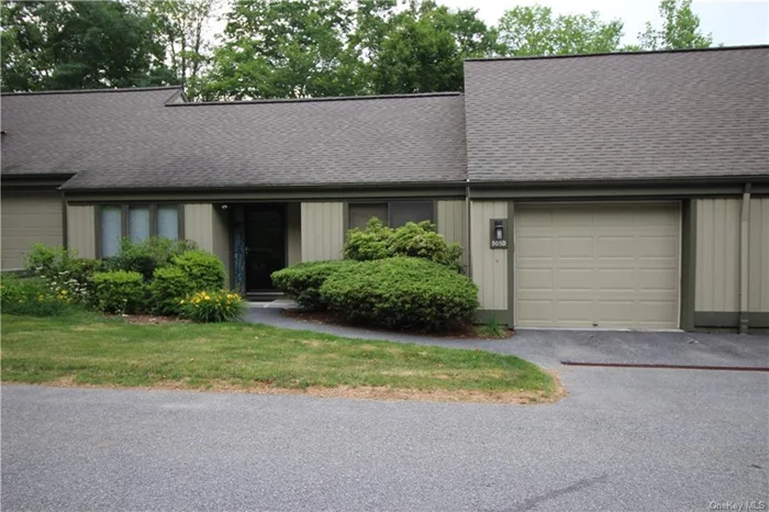 A great Rental in Heritage Hills Armonk model with 2 bedrooms 2 full baths and one car garage. Hardwood floors throughout and a large private deck in the back. High ceilings in living room with slider door to the deck. Washer dryer in the condo and central air. Condo has 7 steps down to living and bedrooms. Plenty of guest parking closeby. Newly painted bedrooms, living, dining and kitchen. Enjoy the many amenities Heritage has to offer with pools, tennis, clubhouse, gym, golf and shuttle to the train. Easy commute to all.