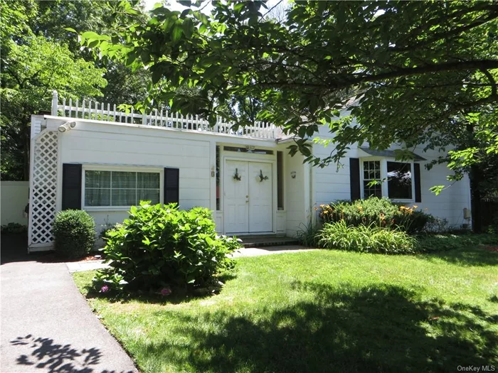 4 Winnetou Rd., Greenburgh, 3 bed 1 bath, NO steps ranch, move-in condition, on 75x150 lot.