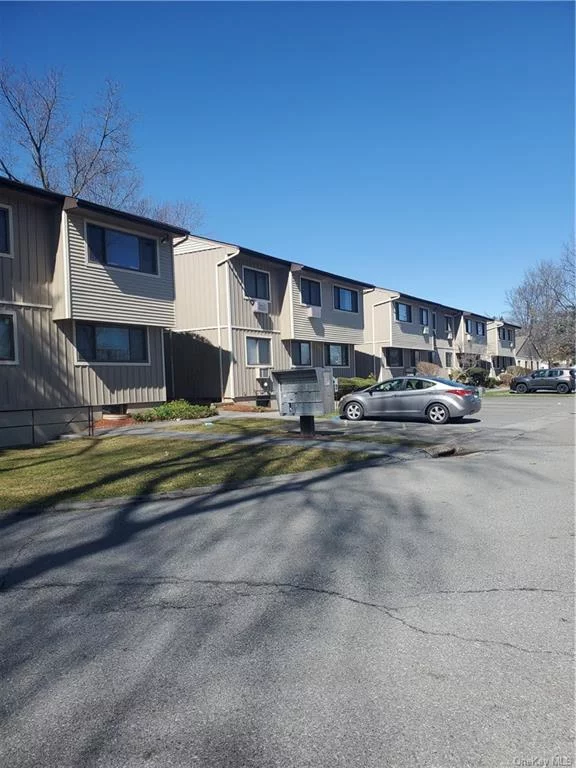 Upper unit. Open floor plan, freshly painted, .brand new stainless steel refrigerator and stove. Large bedroom. Laundry area. Pull down attic for storage. Community has inground pool and park like grounds. Great commuter location. Convenient to train, highways, schools and shopping.