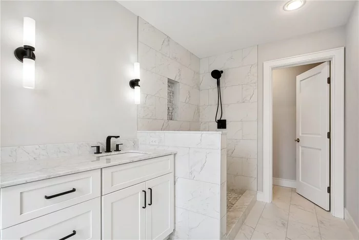 Primary Bath w/Double Sink Vanity, Large Shower & Water Closet