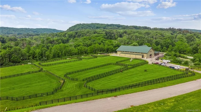 Ample Fields for Horses at Fortune Ridge Farm’s Equestrian Center