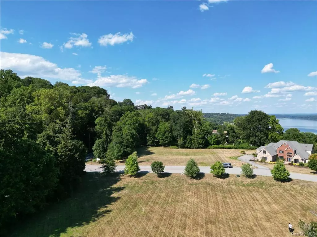WOW WOW!! this beautiful fully approved property located in the HIGH END PINNACLE ON HUDSON subdivision in Balmville NY  Surrounded by luxury homes. Grab it before its gone!