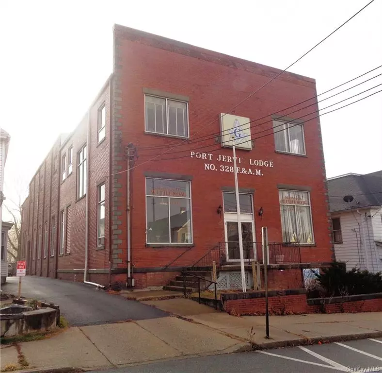 Great opportunity to rent office space in renaissance Port Jervis at Great Discount prices. Many options - Executive Single Office Main Floor with Huge Windows and Visibility $500 Each. One could be conference room as well.  Great for Attorney accountant Real Estate etc.
