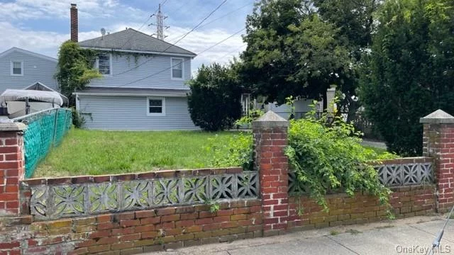 This 2-family home sits on 110 Ceder Rd. Middle off the block is a dead-end street close to Inwood Country Club, which features five bedrooms, two full baths, a driveway, and a nice front yard. This property is close to public transportation and close to the LIRR. It is also in the Inwood. The property is currently occupied. Disturbing the occupants is prohibited. No show, No appraisal, No Inspection. Cash only. The auction offer runs from 08/12 to 08/14/2024. Contact your Real Estate Agent. Bring in your offer.