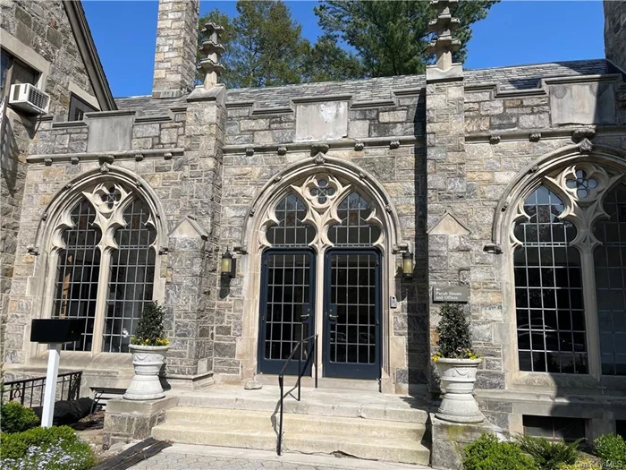 Perfect 3 office suite rental opportunity in Scarsdale, NY. This suite is located at the dignified St. James the Less Episcopal Church - only a 10 min walk to the Scarsdale train station. The suite will have access to Wifi, printing, parking lot, shared conference room, kitchenette and restrooms. This office space is great for professionals who need an easily accessible location that can accommodate their clients when needed.
