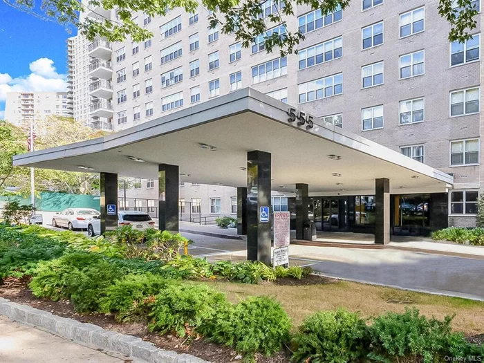 Welcome To River Point Towers. This Corner Unit Is Ready To Be Your Own. In Need of TLC. Easy to Show. Centrally Located Near Buses, Trains, Major Highways, and Shopping.