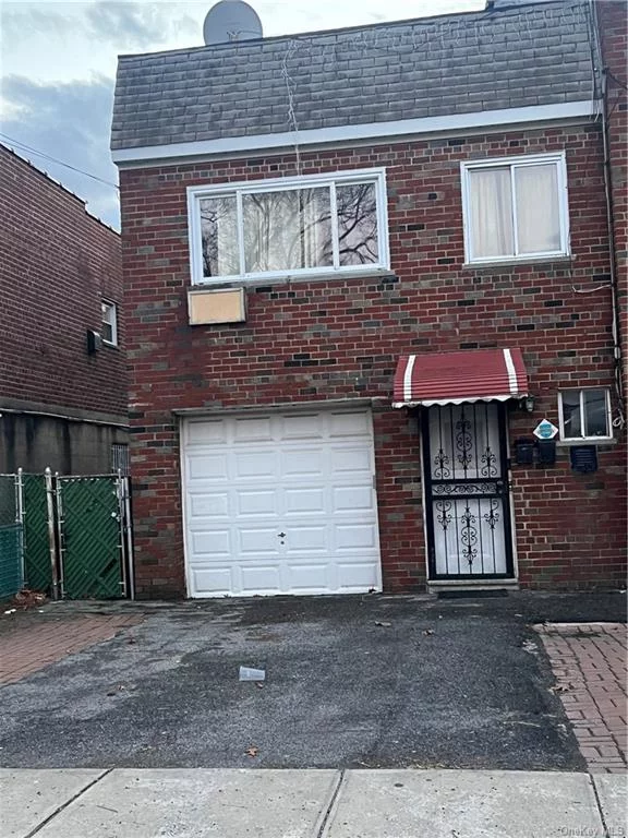 Beautifu 2 Family&rsquo;s brick semi Lay out 3 Bedroom apt. had Eat-kitchen, Livingroom & 1 Br&rsquo;s are facing front view street other 2 Br&rsquo;s back view, full Bathroom. And 1st floor is 2Br&rsquo;s apt. rent $1, 500.00 no lease.2 Boiler Gas. Garage / Driveway and nice backyard. Call for more information. Location is on board of Pelham Manor across from big shopping center Bj&rsquo;s and many more store. Hutchinson Highway and Whitestone bridge up block.