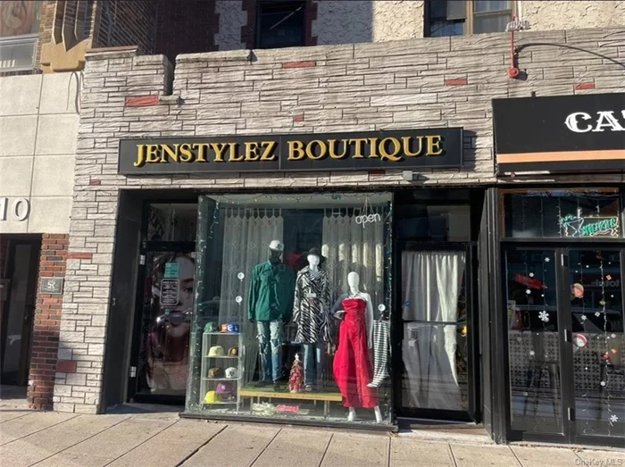 In the heart of White Plains shopping district, located on busy Mamaroneck Avenue. Retail space, approximately 560 sqft and also features a private back office and bathroom.