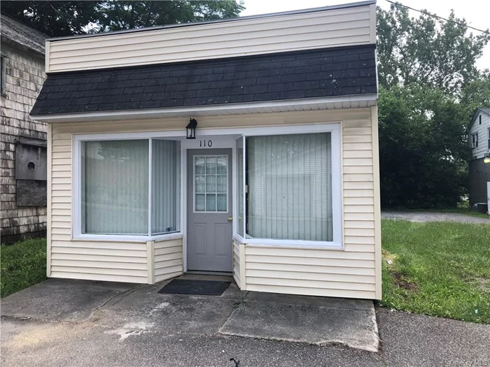 Bring your business here!! Free standing building in Central Hamlet Zoning!! Great location for office/retail! Tenant pays for all utilities!