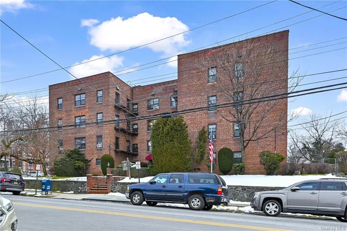 Convenient to NYC 6 Minute drive to Yonkers train station, Grand Central 40 min train ride. 10 Minute drive to Saw Mill Parkway. Great building with a wonderfully landscaped, private, outdoor common area, complete with park benches! Like having your own little park (that you don&rsquo;t have to mow!) Kitchen w/Stainless Steel appliances. Plenty of closets! Clean and Modern laundry room conveniently located in basement. Maint shown is without star discount which is approx $80 per month. Current monthly maintenance of $855.14 includes special assessment of $68.63 which ends in December, reducing MM to $785.61 PLEASE BE SURE TO TURN OFF ALL LIGHTS