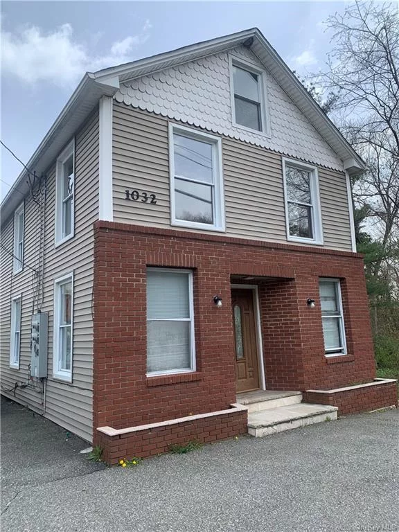 Freshly painted and shined up! Ready to rent, 2nd FLOOR APARTMENT OF 2 FAMILY-3 BEDROOM 1 BATH OVERLOOKING PRIVATE, FLAT, FENCED BACKYARD GREAT FOR A PET. PET OK $50 MONTHLY RENTAL FEE- 1 MO SECURITY-1 MONTH TO REALTOR AND 1ST MONTH RENT. DIRECTLY ACROSS FROM BUS STOP TO NYC.