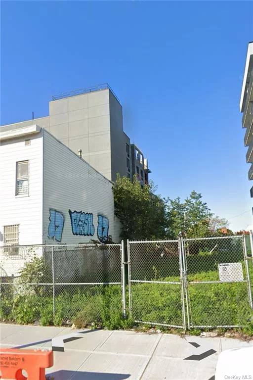 Rare opportunity to build on a double lot in Stuyvesant Heights, Brooklyn!1905A is also for sale for $700, 000-MLS ID #6294180 so combined price of $1.4m. 1905 Atlantic ave is 15x80 & 1905A Atlantic Ave is also 15x80.Combined lot size ins 30x80. Zoned for M1-1/R7D , MX-10. All info deemed accurate but verify with your licensed Architect to review options.