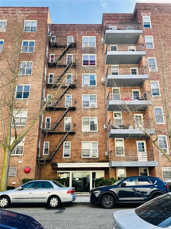 1 Bedroom Sponsor unit for Sale As Is This is a spacious one bedroom unit with wood floors, a large living room and a dinning alcove. All final offers to be submitted by April 1, 2024.