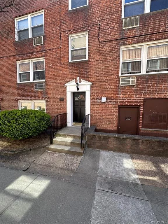 Great opportunity to sublease this highly desirable three room, one bedroom COOP in the Fieldston neighborhood of Riverdale. Featuring a large living room / dining area, updated kitchen/appliances, large bedroom with in wall A/C and balcony overlooking Van Cortlandt Park, wood floors and ample closets. The Bronx 9 to West Farms Square and the Bronx M3 to Manhattan stop in front of the building. There is easy access to the Henry Hudson Parkway, north and south, and the Saw Mill River Parkway. No Pets. No Satellite Dish. No E-Bikes or E-Batteries allowed in the apartment. Board Approval is Required.