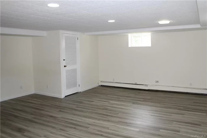 Large updated Studio with Alcove for bed. large closets. private rear entrance located at end of cul-de-sac. Driveway parking. close to all. schedule thru showing time. Application through Rent Spree. 5 minutes to downtown White Plains.