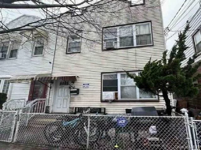 Investment opportunity in Brooklyn, NY!! Property appears to be a duplex each with three bedrooms and 1 bathroom. Appears to have a full basement but maybe unfinished. Property was built in 1930. Buyers check with City, County, Zoning, Tax, and other records to their satisfaction on unit count and size, bedroom, and bathroom counts and square footage. AS-IS REO property.