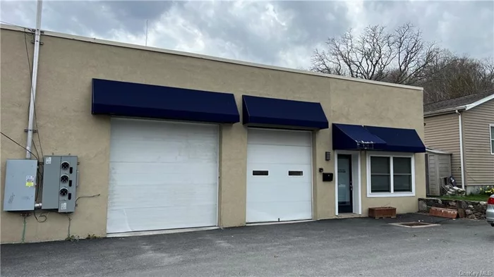 Commercial Rental Available:  Bedford Hills Garage/Office  Perfect for Contractor or Car Collector ! 2000 SQ FT with 2 Large Garage doors. 12 Foot Ceilings, 2 Offices and Bathroom Send a private message for anyone interested in this rental. Available June 1st , Thank you!