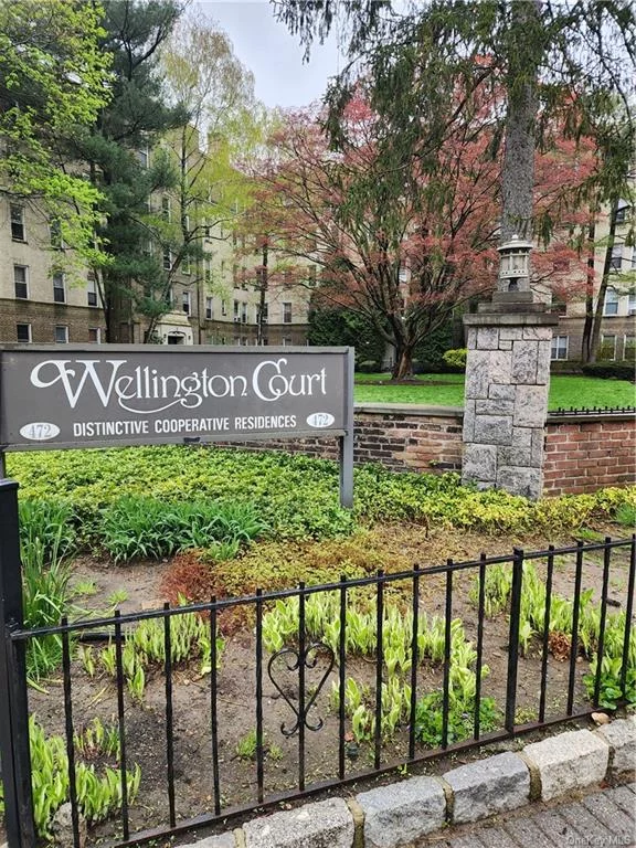 One bedroom, one bath coop in inviting Wellington Court Complex. Amenities are elevator building, Nice Hardwood floors, some are covered with carpet, stainless steel appliances, ceramic tile backsplash in kitchen, laundry in complex. Beautiful garden to enjoy in the summer with out door seating. Short walk to metro north train, buses, post office, banks, shops, restaurants, and so much more.