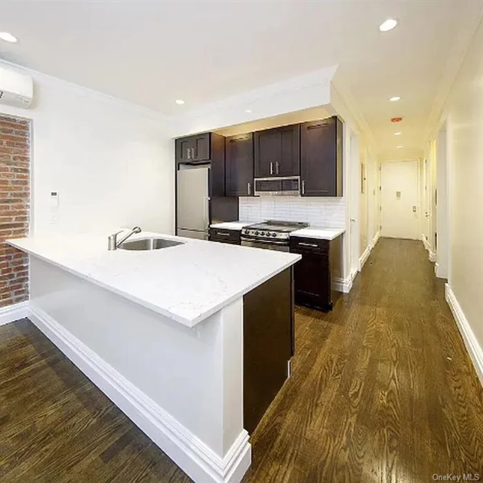 Brand NEW Gut Renovated 5BR/2BAApartments features:- 5 Queen Size Bedrooms-2 Full Baths - Big Living Room- In Unit W/D- Abundant Closet Space- High Ceilings-Stainless Steel Appliances-Crown and Baseboard Moldings-Luxury Bathrooms w/ intricate tile-workTransportation:-Located steps away from the F and M Trains on 2nd Avenue