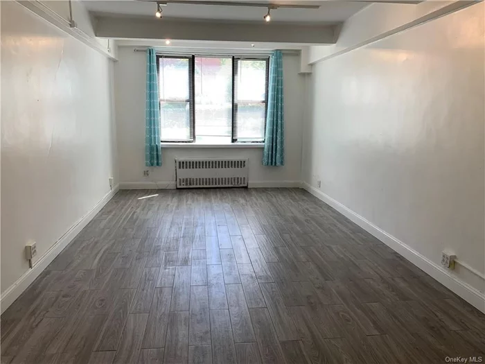 Beautiful spacious ground floor 1 bedroom apartment in North Riverdale. Updated kitchen, granite countertop, porcelaine floors and stainless steel appliances. Right across the street from Van Cortlandt Park. Convenient location, 1 block from the bus stop.   *Co-op board approval required for this apartment. $250 application fee per applicant, $500 refundable move-in deposit, $75 application initiation fee via boardpackager. $65 digital submission fee. Annual lease renewal fee $75  A/O 5/14 CTS FOR BACKUP   As per New Bedford Management, the following documents will be required with the board application: Applicant financial statement, Landlord reference letter, 1 personal reference letter, 1 professional reference letter, 1 bank reference letter, employment/income verification letter, past 30 days paystubs/pay statements & federal tax returns.