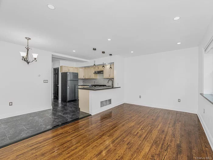 Gorgeous 1st floor 1 bedroom in Throggs neck available now! Completely renovated, all you have to do is move in and unpack. tenant responsible for electricity & cooking gas; landlord pays heat & hot water. landlord requires min CBR score of 600 & combined income must be 40 times rent amount. 3 times rent amount is due @ lease signing which consists of Security deposit, first months rent and brokers fee.