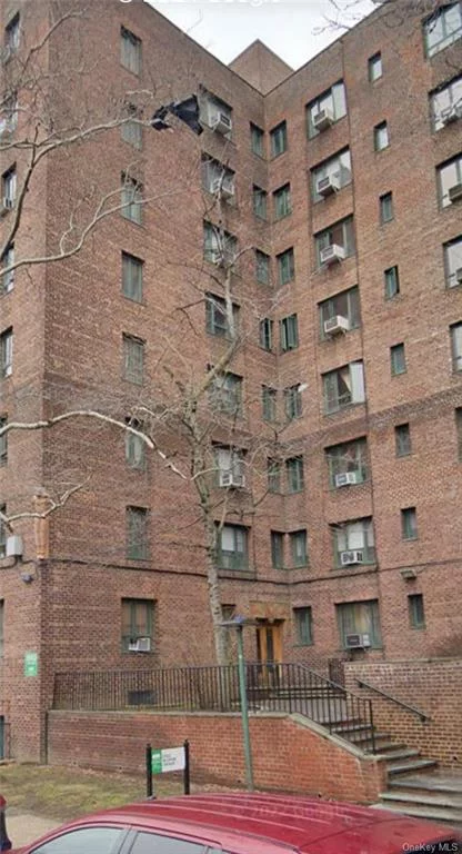Calling all investors! Tenant occupied 1 bedroom condo on the 7th floor FOR SALE in the heart of Parkchester South on McGraw Avenue. 2 blocks from the #6 train. Affordable maintenance includes heat & hot water. Close to all of the shops on Starling Ave., restaurants and all major highways. This great 1 bedroom won&rsquo;t last!