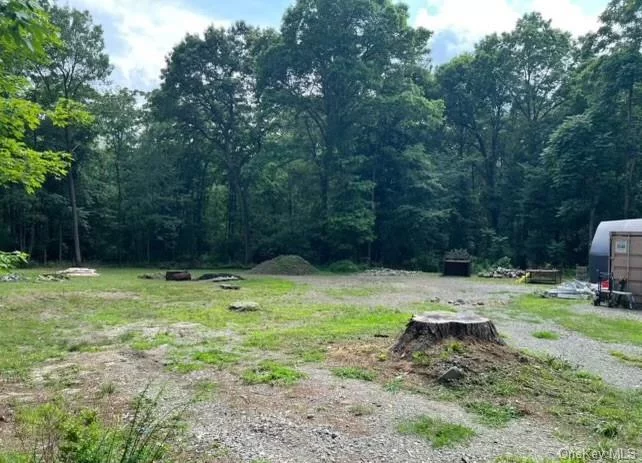 Prime vacant lot in the Cornwall school district. Great location for building your new home. Quiet and private, yet close to the Salisbury Mills train station for an easy commute to NJ or NYC. Zoned for a single-family dwelling. Don&rsquo;t miss out - come see it today!