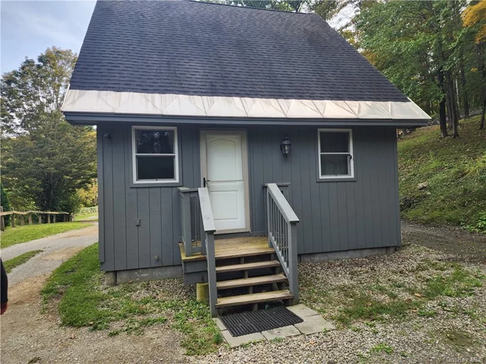 Great one bedroom cottage in great location, close to train village of Millbrook, Wassaic,  Its a great home completely redone   No Pets