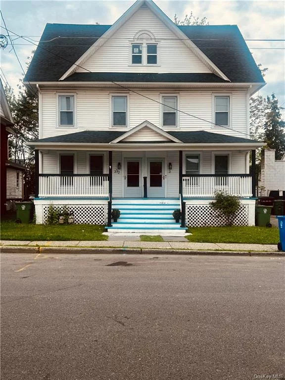 A gorgeous fully renovated Colonial house with brand new stainless steel appliances is waiting for you to make it your home. Very close to railroad, transportation, schools and shops. Please note that the Address is 3 1/2 Albert Street, Middletown, NY 10940