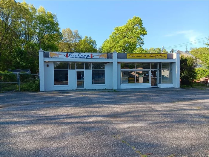 Vacant Building 3, 774 Sqft plus basement on one side. Bathrooms, 3 first floor, 1 basement, Gas heat on right side, oil heat on left. Additional parking on both sides of the building. 2 Exterior entrances to the basement.