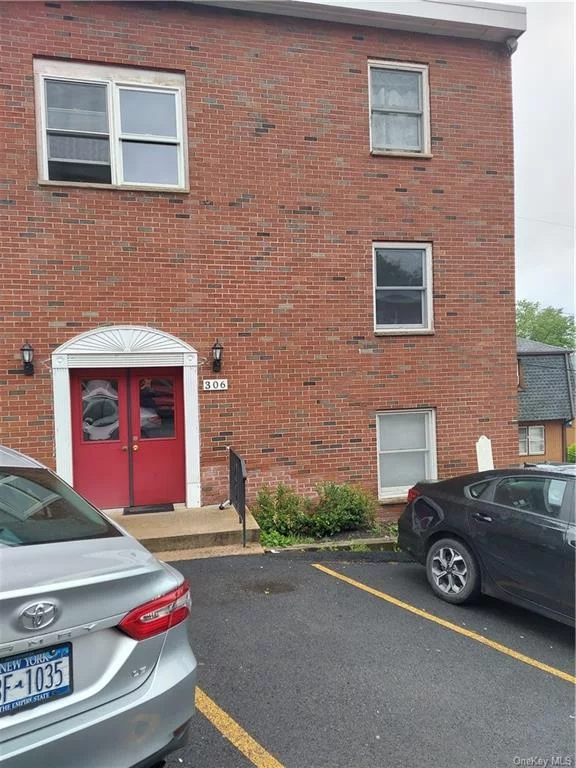 Rare Find 3 Bedroom 1/1 Bath beautifully updated appartment on the second floor in desirable Nyack Garden Appartment complex. Hardwood floors throuhout. New appliances. Assign parking #41 for 2 cars. Coin operated laundry in complex. Heat , cooking gas, water paid by landlord. Tenant pays for electric.
