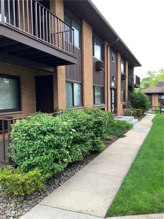 Lovely spacious One Bedroom 1 Bath Unit located on 2nd floor. Fantastic courtyard setting. Updated and ready to go. Freshly painted throughout. Pool in complex. Laundry and storage in basement.