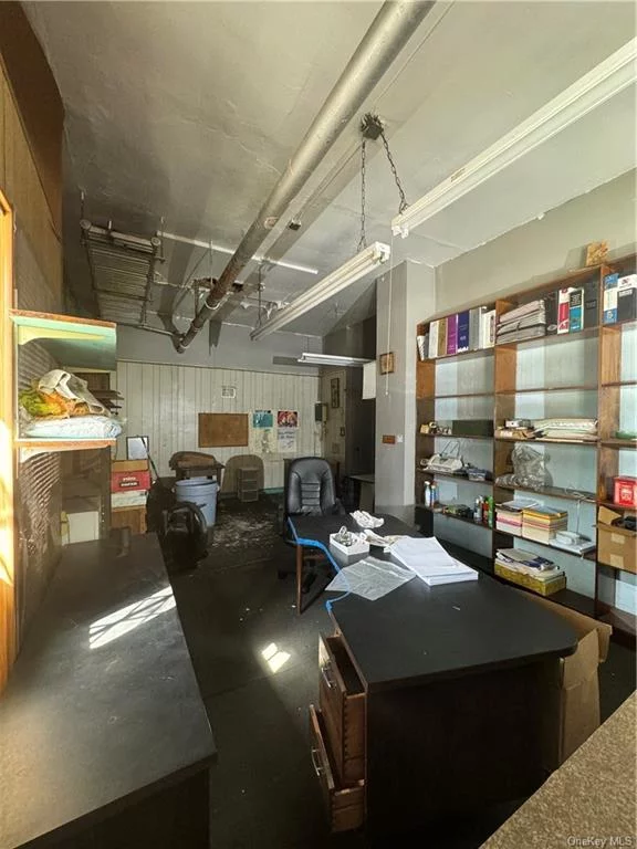 Approximately 1, 200 sq ft of commercial space available in the busy Wakefield area of the Bronx. Open to all uses. The space will be rented as-is. Both month-to-month and long-term rental options are available.